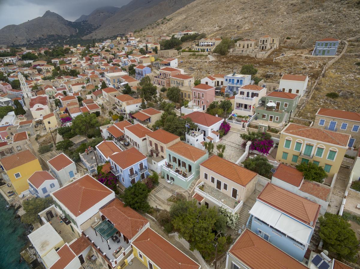 Roulas Apartments Chalki Town Esterno foto