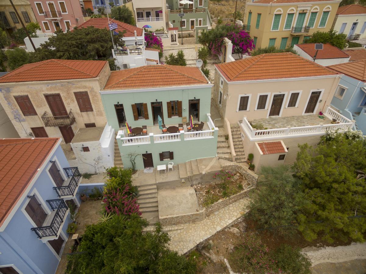 Roulas Apartments Chalki Town Esterno foto