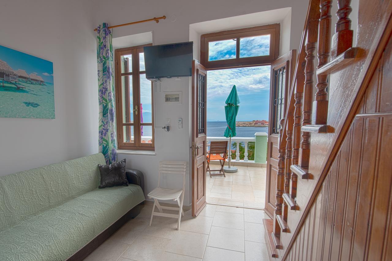 Roulas Apartments Chalki Town Esterno foto